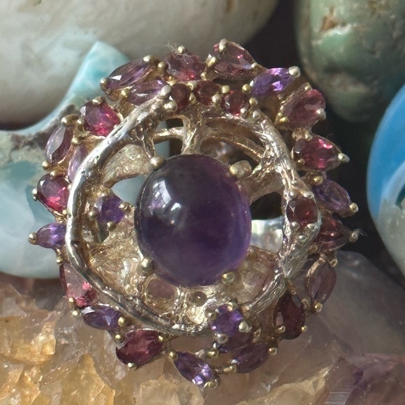 Statement Amethyst Garnet modernist design sterling silver statement ring. - Picture 3 of 8